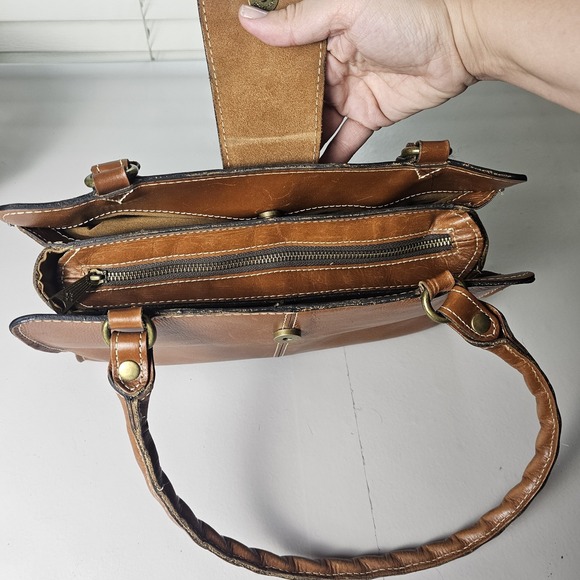 Patricia Nash Rienzo Leather Shoulder Bag Satchel Tan Classic Heritage P35701 - Picture 7 of 14